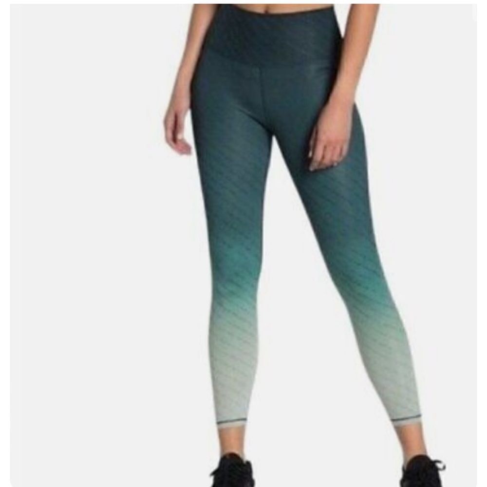AR-33 Green Ombré Legging